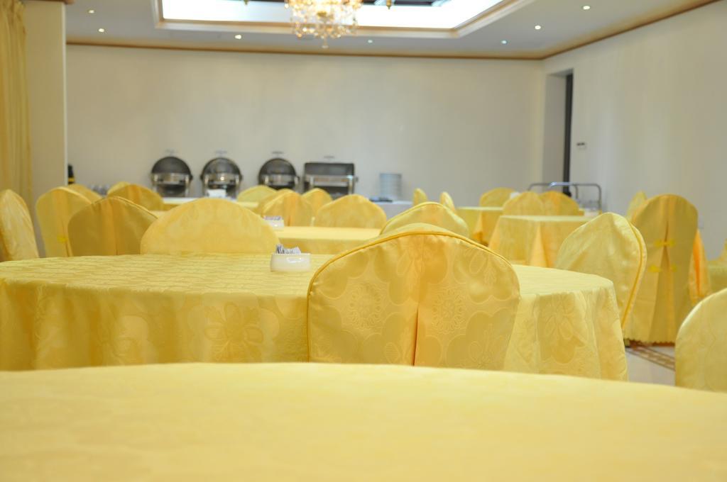 Sahara Hotel Apartments Maszkat Kültér fotó