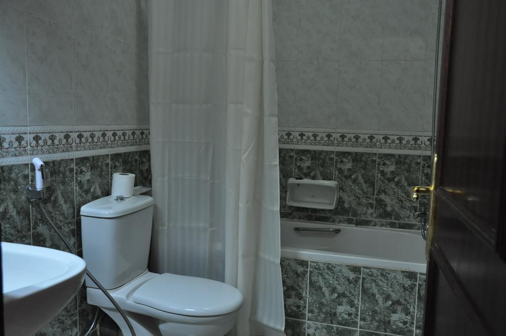 Sahara Hotel Apartments Maszkat Kültér fotó