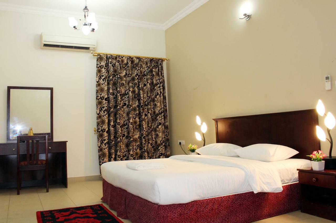 Sahara Hotel Apartments Maszkat Kültér fotó