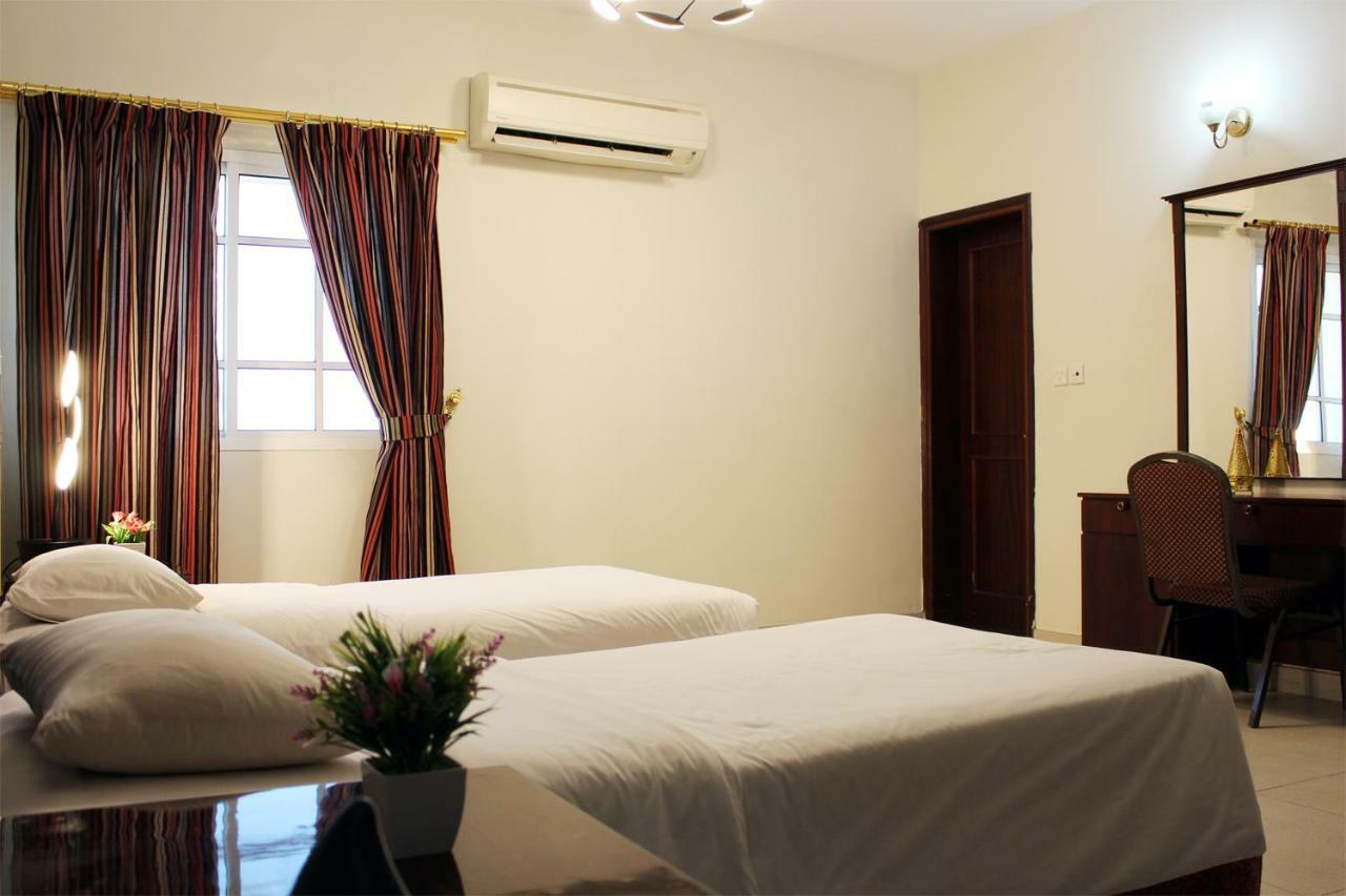 Sahara Hotel Apartments Maszkat Kültér fotó